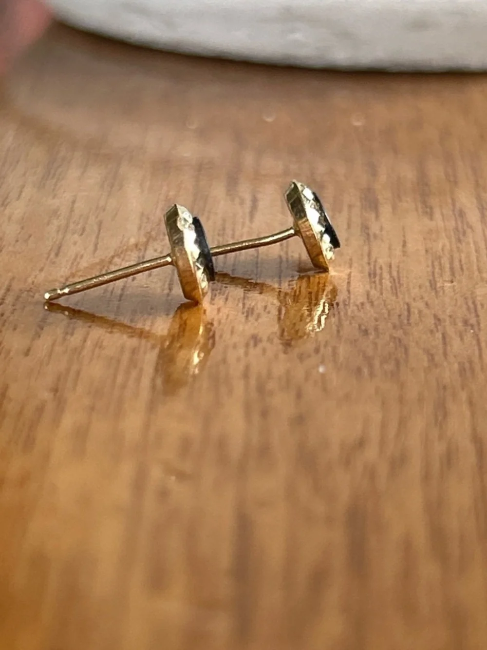 Vintage 14K SOLID GOLD Onyx Post Back Earrings